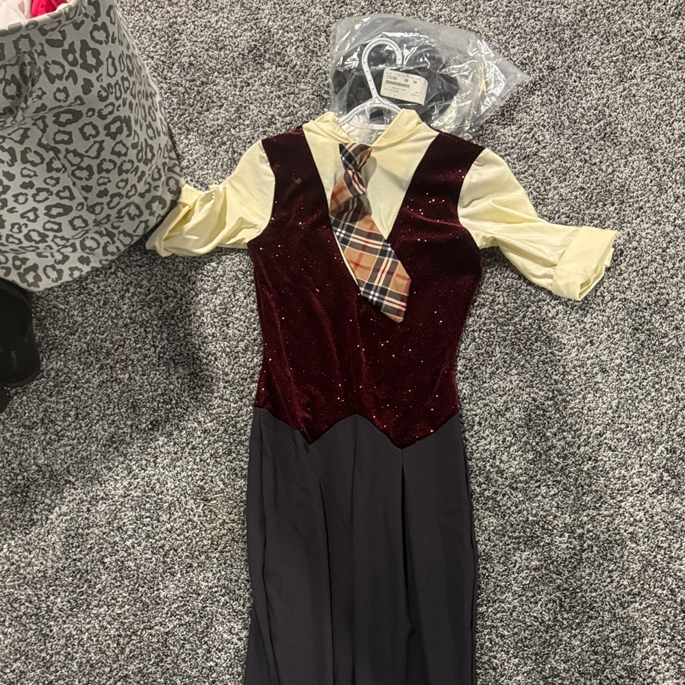 Chic Burgundy and Black Women's Outfit with Plaid Tie